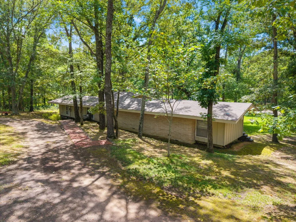 106 Lively Avenue Mt Pleasant, TX 75455