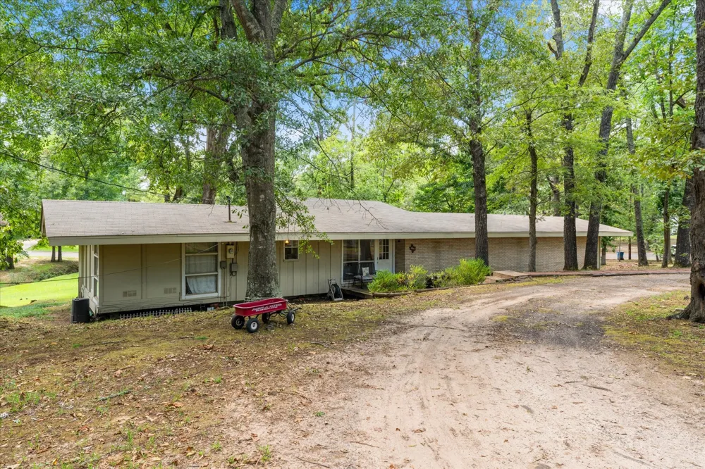 106 Lively Avenue Mt Pleasant, TX 75455