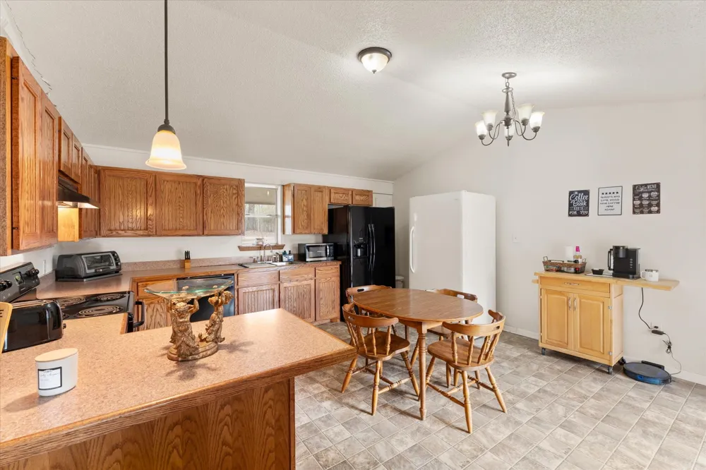 106 Lively Avenue Mt Pleasant, TX 75455