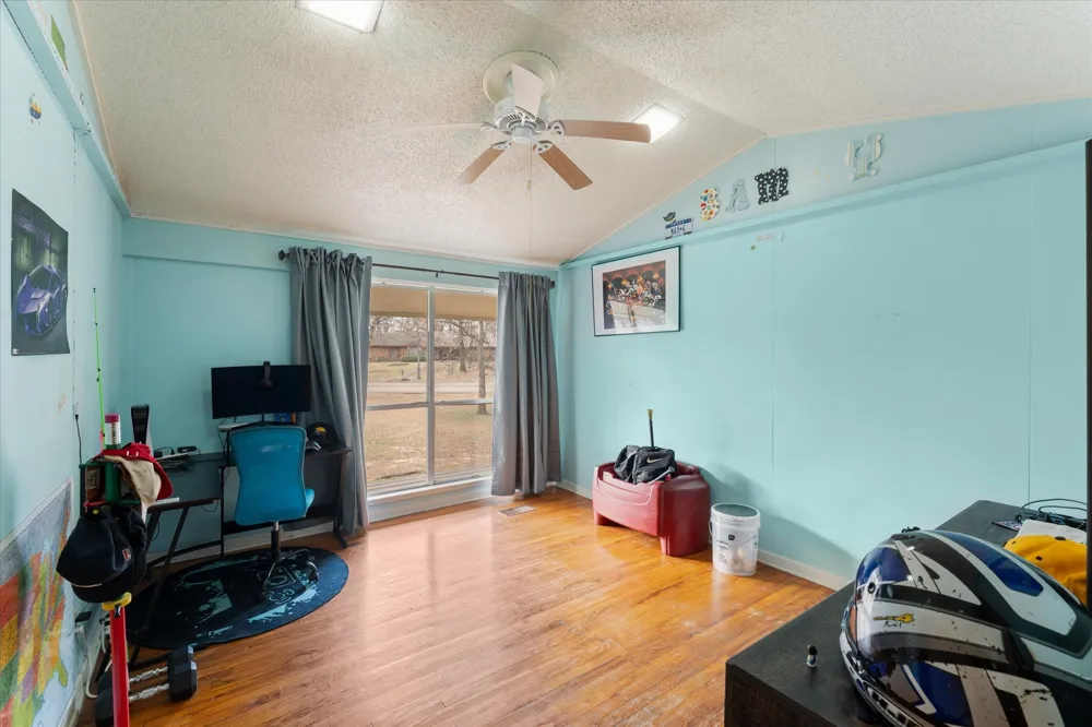106 Lively Avenue Mt Pleasant, TX 75455