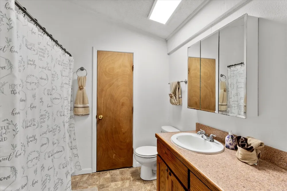 106 Lively Avenue Mt Pleasant, TX 75455