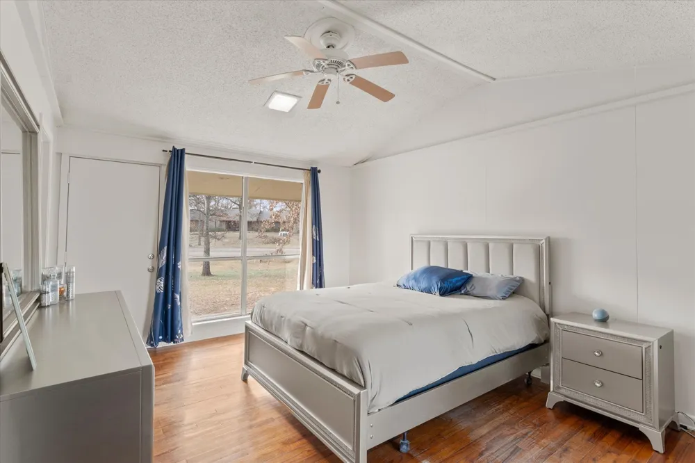 106 Lively Avenue Mt Pleasant, TX 75455