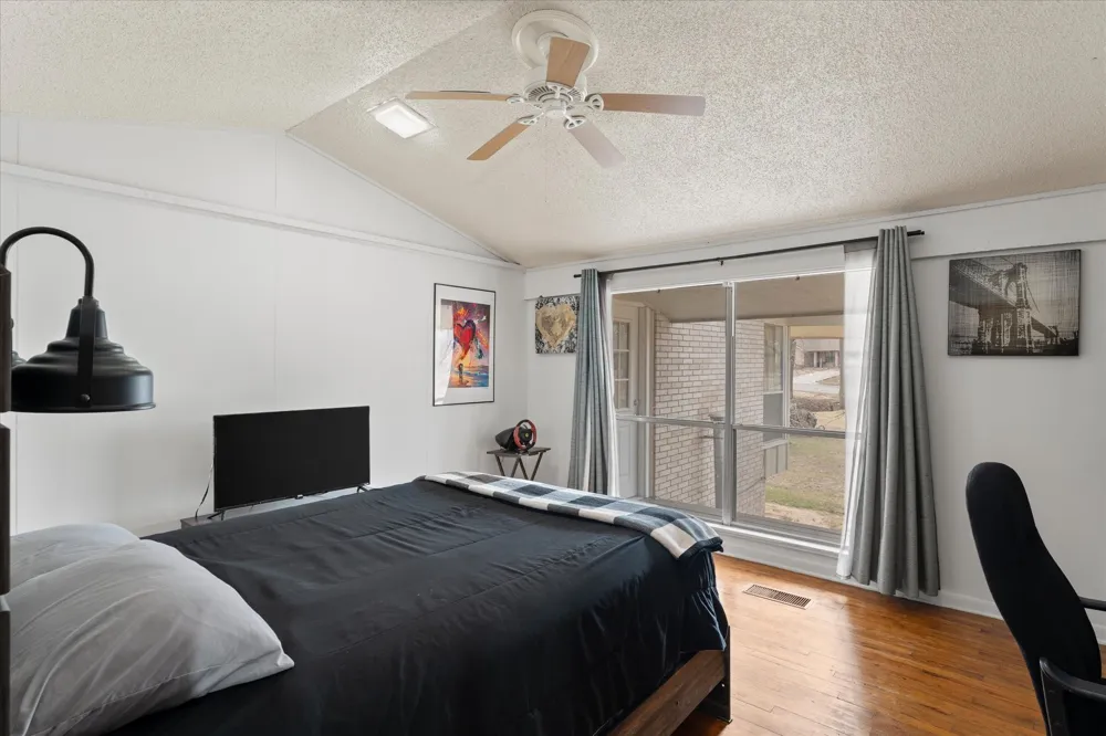 106 Lively Avenue Mt Pleasant, TX 75455