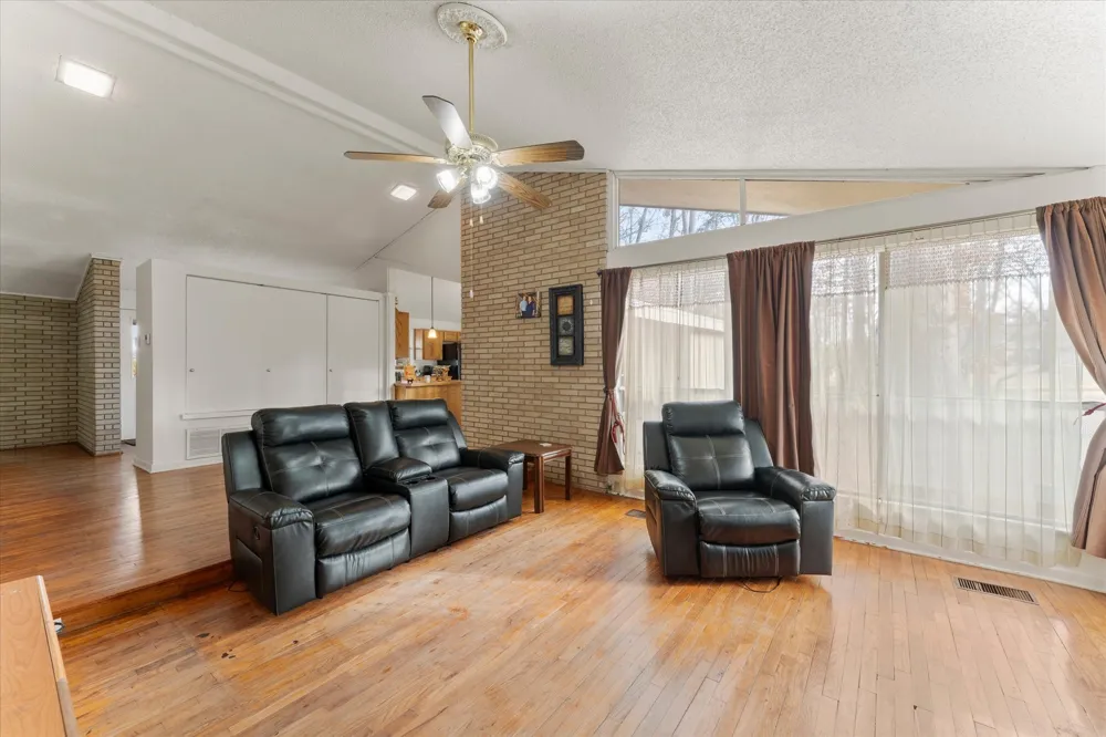 106 Lively Avenue Mt Pleasant, TX 75455