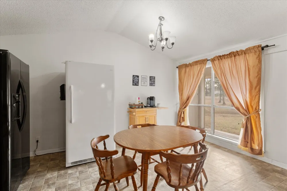 106 Lively Avenue Mt Pleasant, TX 75455