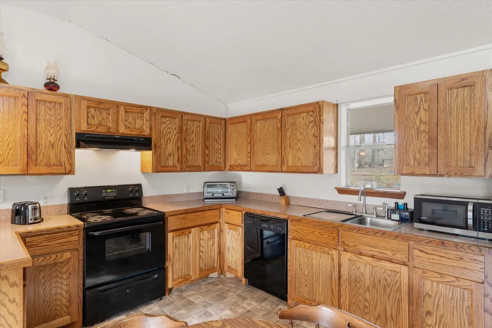 106 Lively Avenue Mt Pleasant, TX 75455