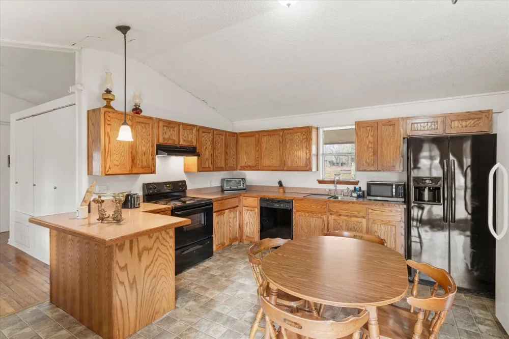 106 Lively Avenue Mt Pleasant, TX 75455