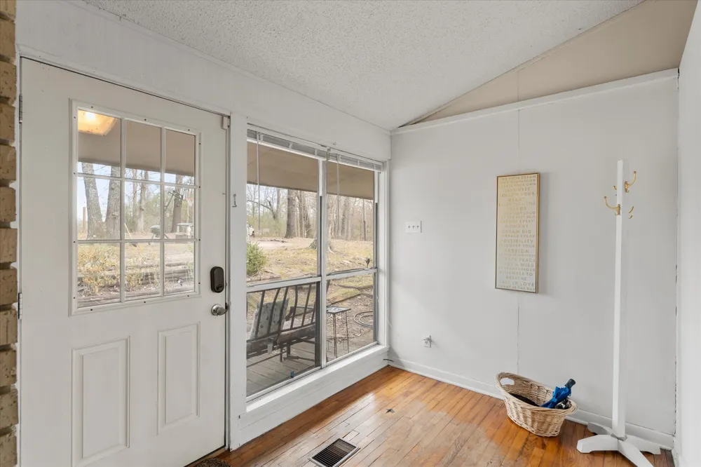106 Lively Avenue Mt Pleasant, TX 75455