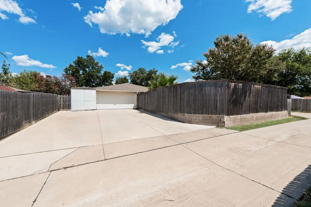 1838 Sandra Lane Grand Prairie, TX 75052