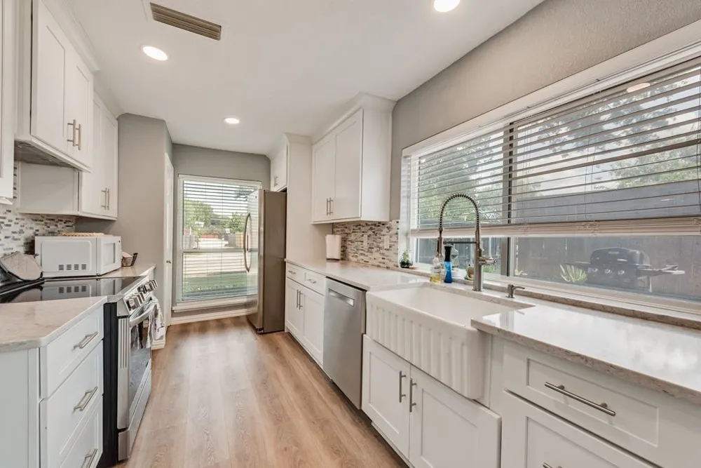 1838 Sandra Lane Grand Prairie, TX 75052