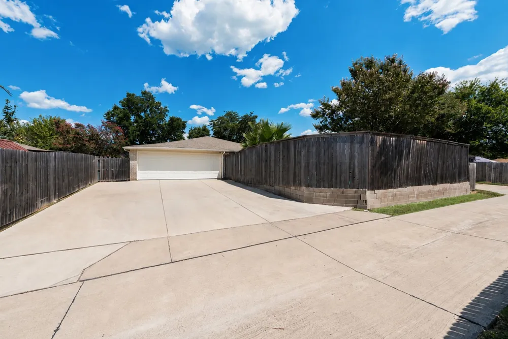 1838 Sandra Lane Grand Prairie, TX 75052
