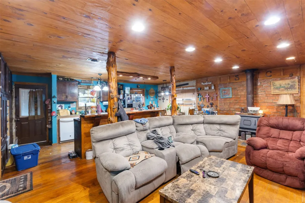 7481 W Fm 1753 Ravenna, TX 75476