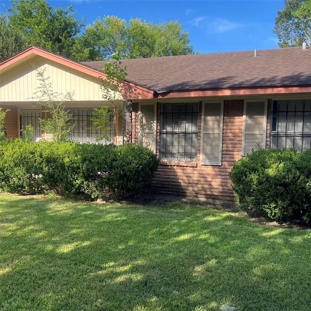 5607 Greylog Drive Houston, TX 77048