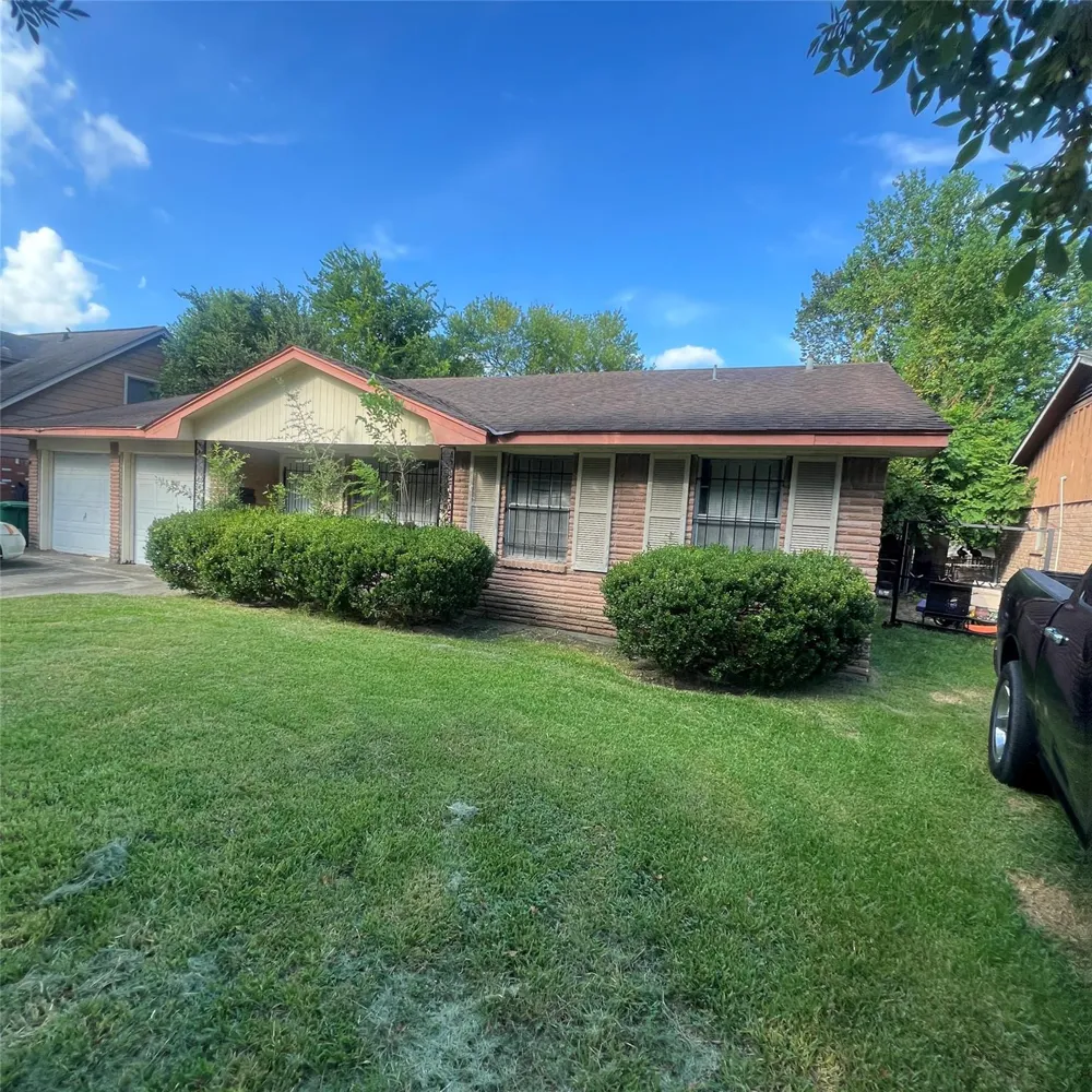 5607 Greylog Drive Houston, TX 77048