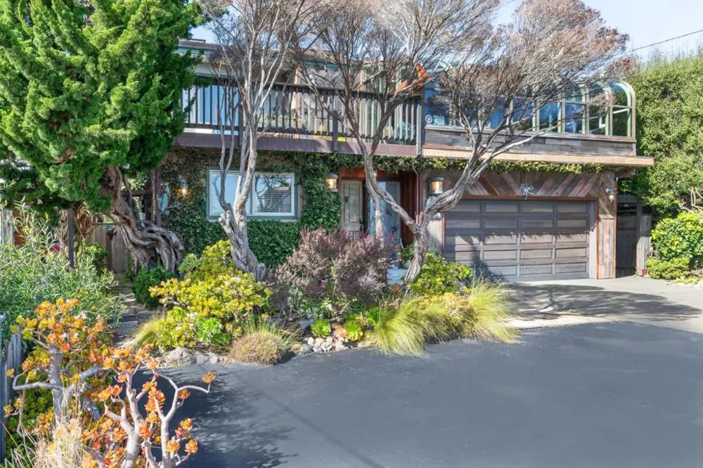 4355 Opal Cliff Drive Santa Cruz, CA 95062