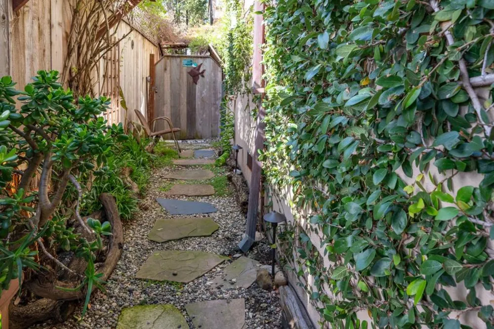 4355 Opal Cliff Drive Santa Cruz, CA 95062