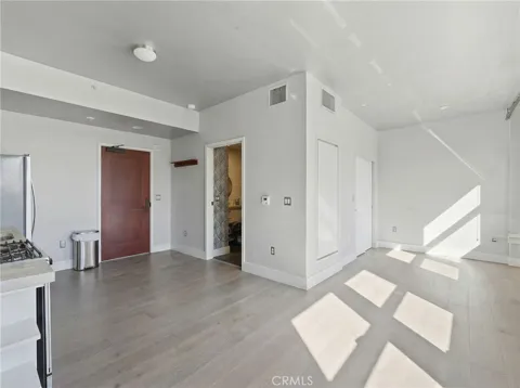 460 S Spring