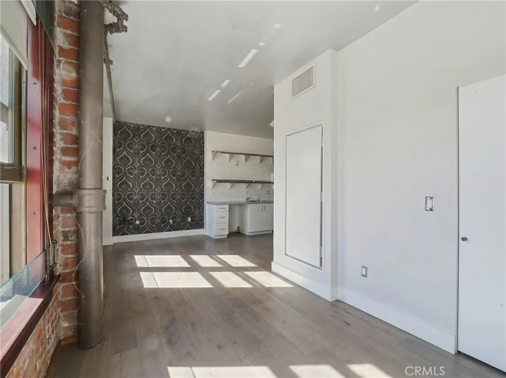 460 S Spring Los Angeles, CA 90013