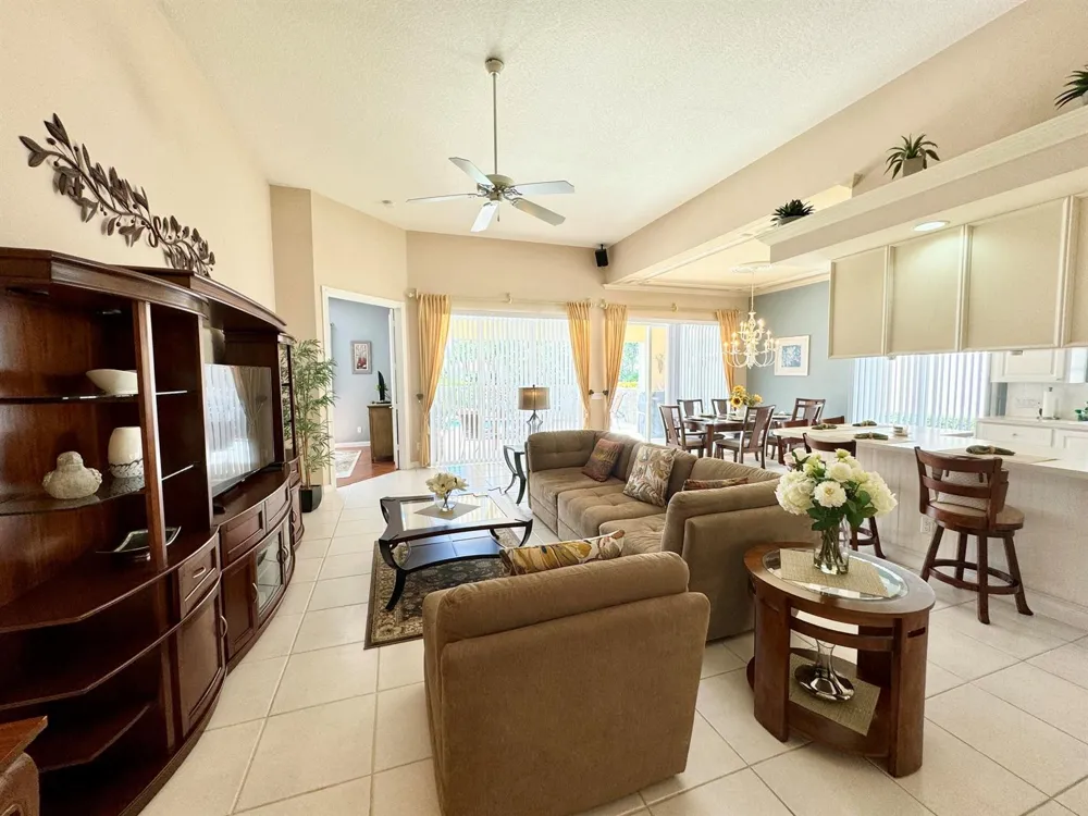8262 Dominica Place Wellington, FL 33414