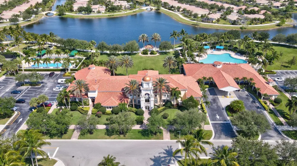 8262 Dominica Place Wellington, FL 33414