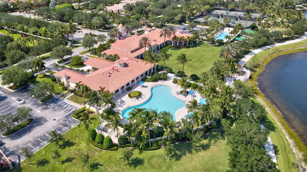 8262 Dominica Place Wellington, FL 33414