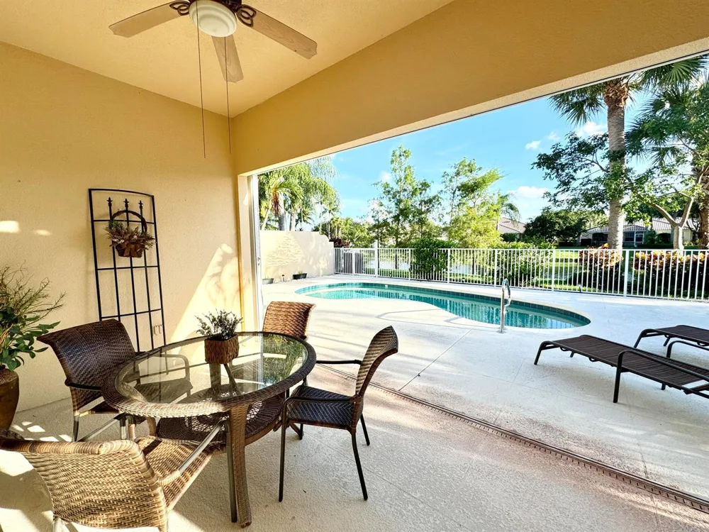 8262 Dominica Place Wellington, FL 33414