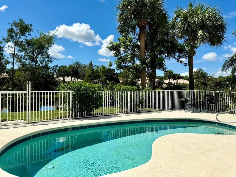 8262 Dominica Place Wellington, FL 33414