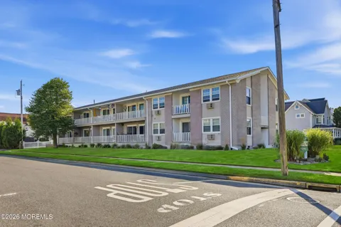 201 8th Avenue #5B