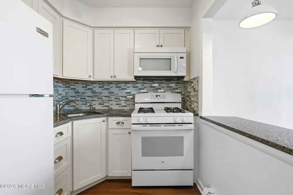 201 8th Avenue #5B Belmar, NJ 07719