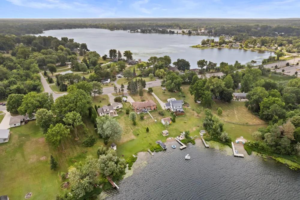 9996 Highland Road White Lake Charter Township, MI 48386