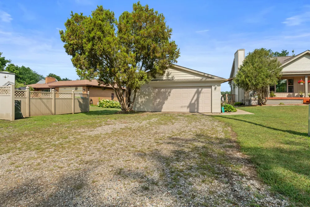 9996 Highland Road White Lake Charter Township, MI 48386