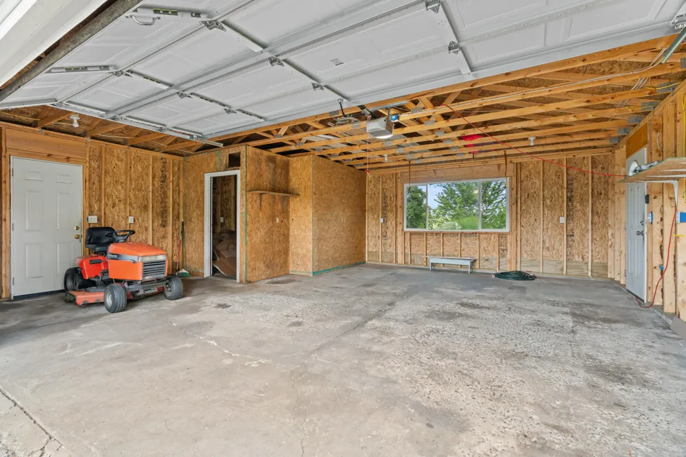 9996 Highland Road White Lake Charter Township, MI 48386