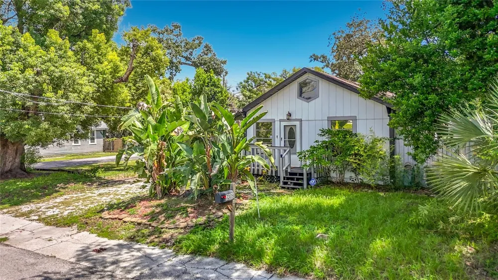 7309 HUNTLEY AVENUE Tampa, FL 33604