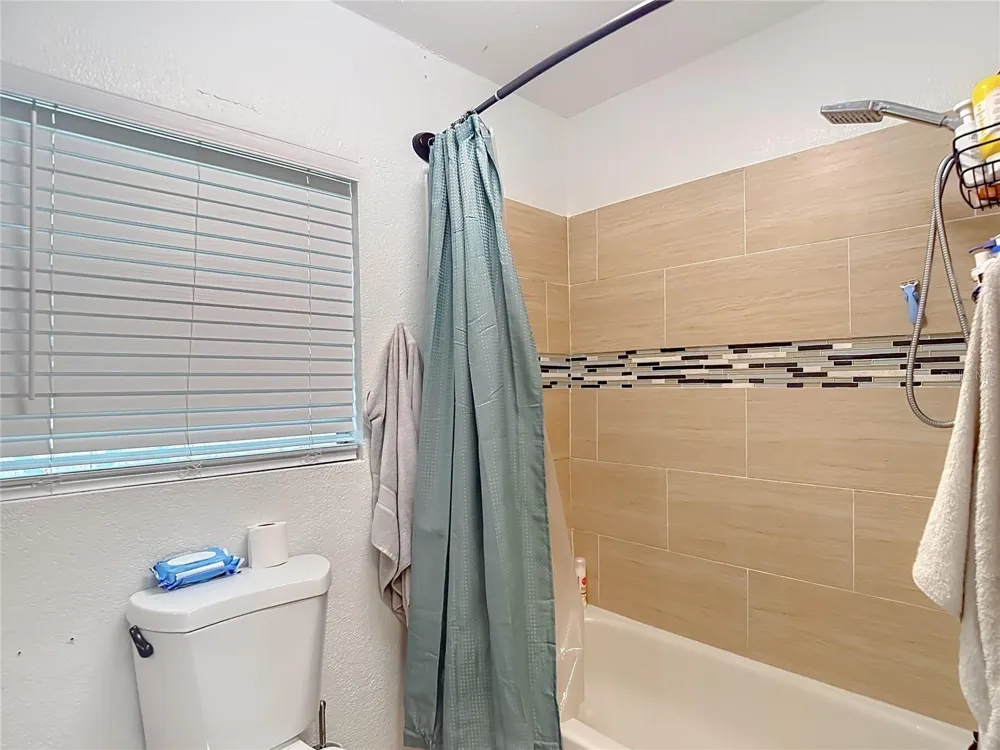 7309 HUNTLEY AVENUE Tampa, FL 33604