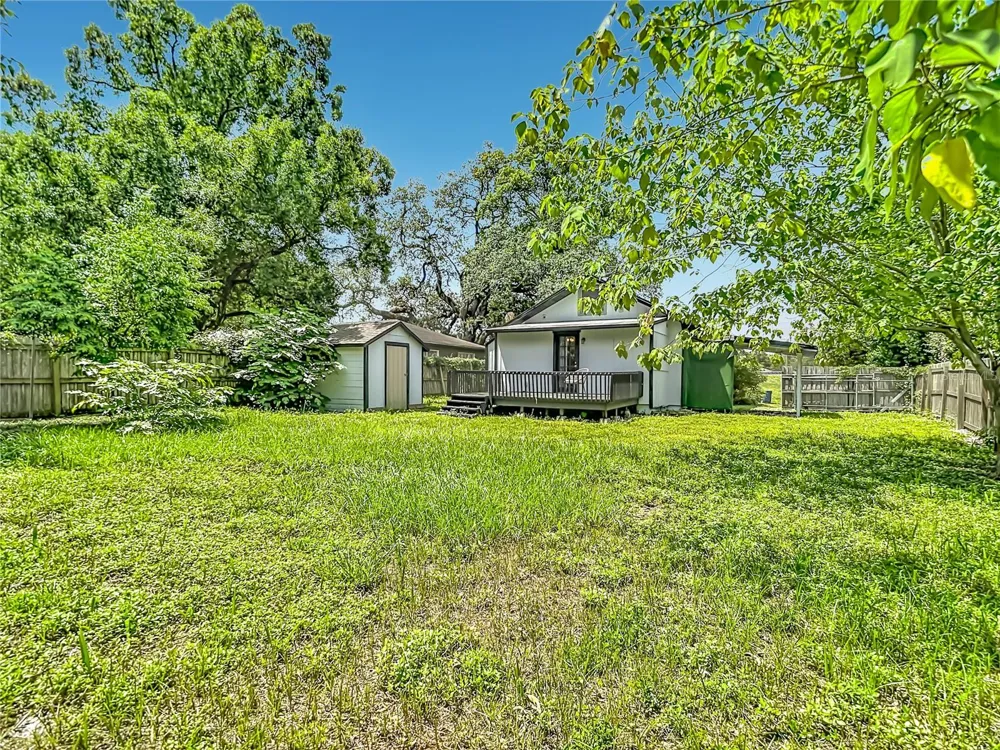 7309 HUNTLEY AVENUE Tampa, FL 33604