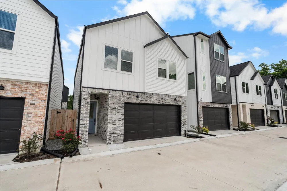 4746 Martin Hill Street Houston, TX 77018