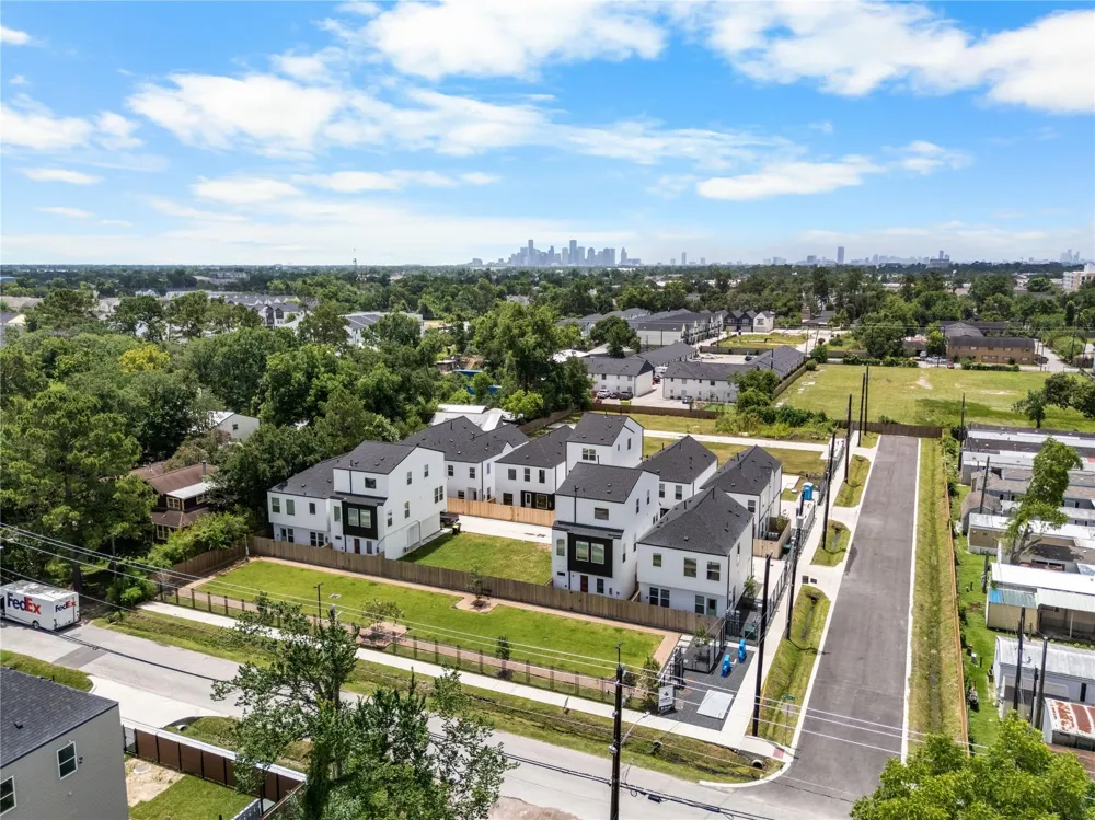 4746 Martin Hill Street Houston, TX 77018