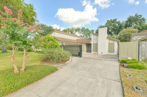 6103 Gallant Forest Drive