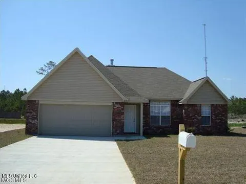 2221 Paula Circle