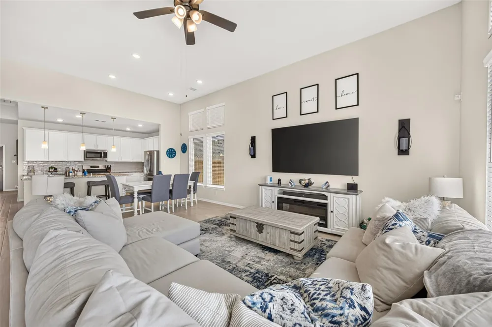 3411 Brushy Meadow Drive Angleton, TX 77515
