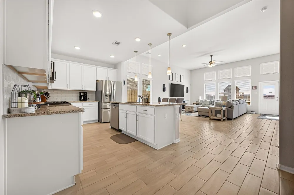 3411 Brushy Meadow Drive Angleton, TX 77515