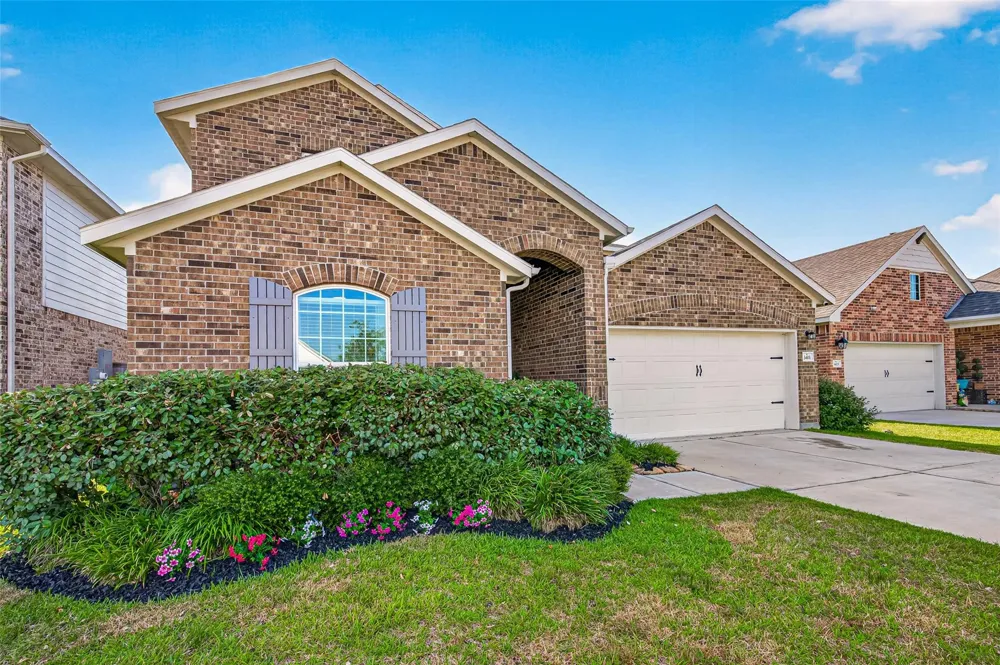 3411 Brushy Meadow Drive Angleton, TX 77515