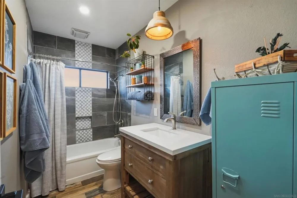 10835 Hillcreek Rd Santee, CA 92071