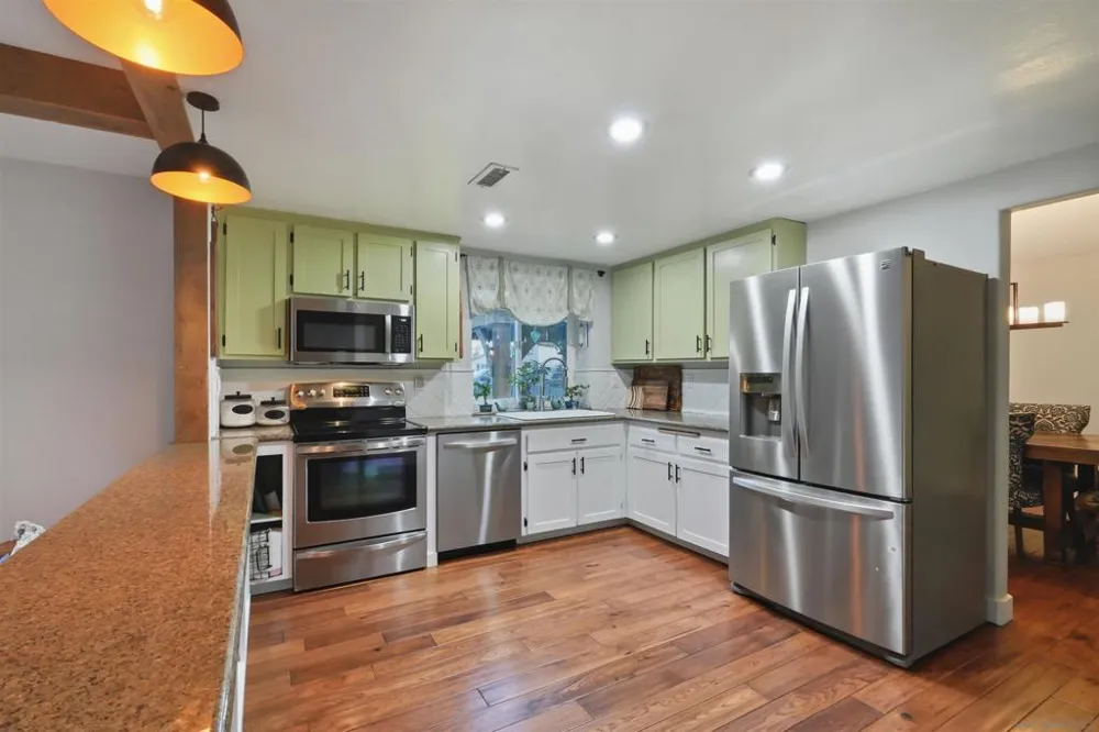 10835 Hillcreek Rd Santee, CA 92071