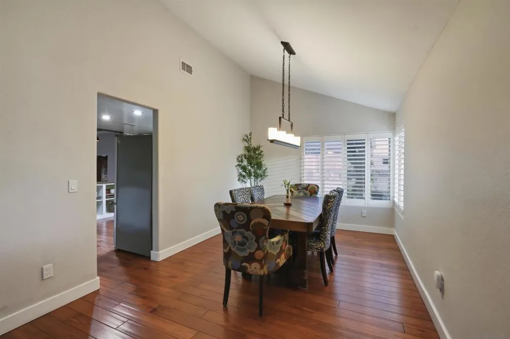 10835 Hillcreek Rd Santee, CA 92071