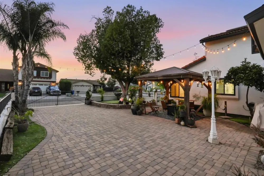 10835 Hillcreek Rd Santee, CA 92071