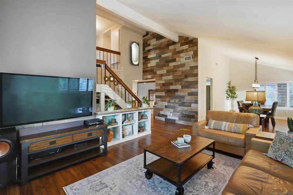 10835 Hillcreek Rd Santee, CA 92071