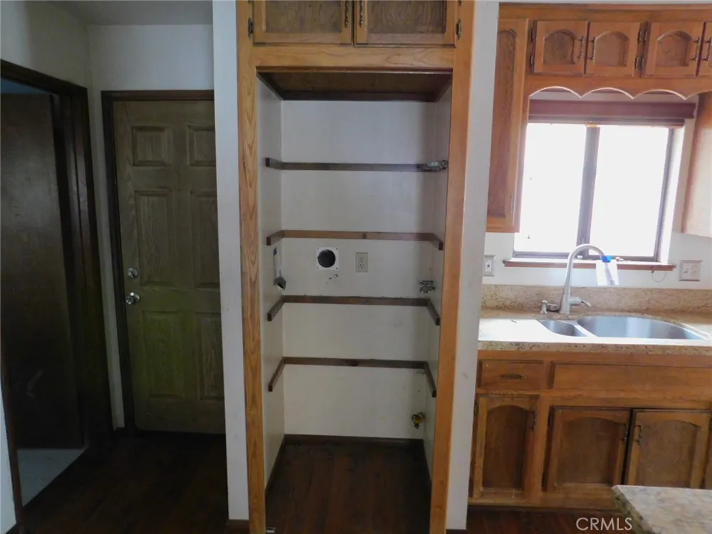 867 Ash Big Bear City, CA 92314