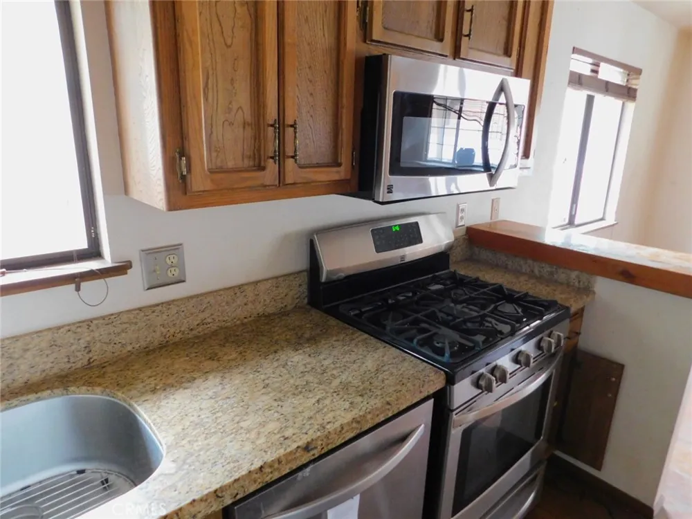 867 Ash Big Bear City, CA 92314