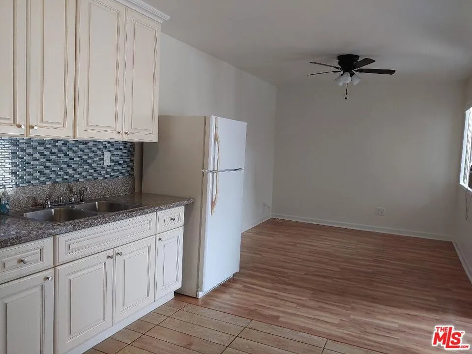 5419 Harold Way #9 Los Angeles, CA 90027